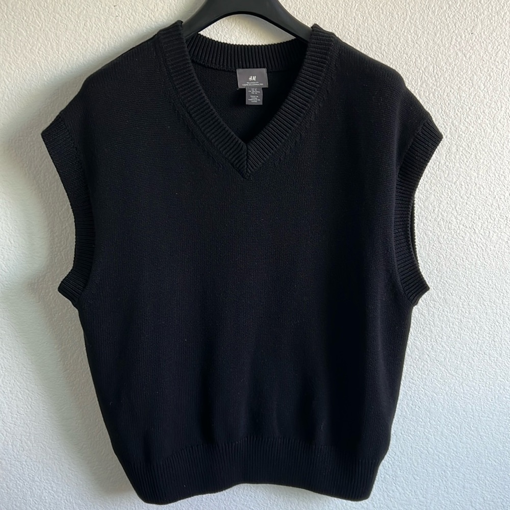 H&M Black Sweater Vest